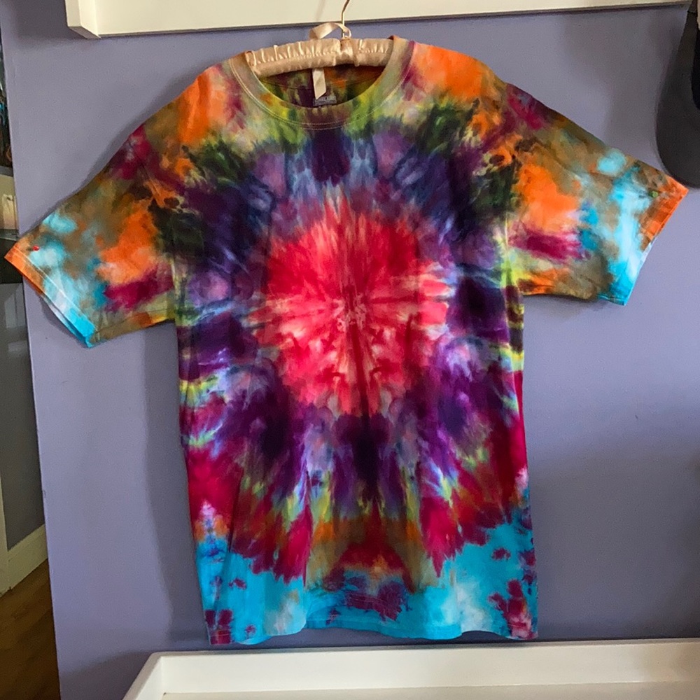 “Sunburst” One of a kind hand dyed tie dye t-shirt